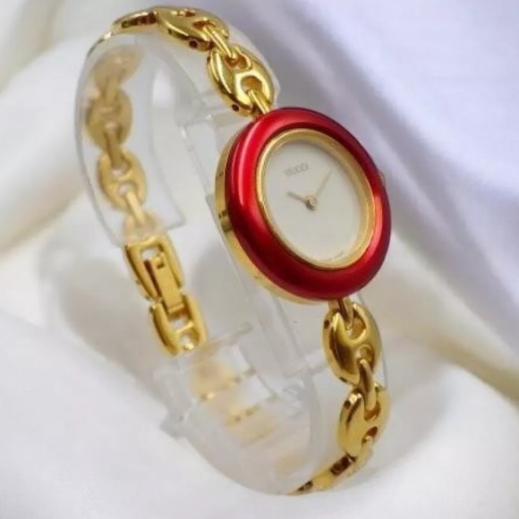 Gorgeous 14k Gold Plated GUCCI Luxury Watch 🌸 - Picture 3 of 7